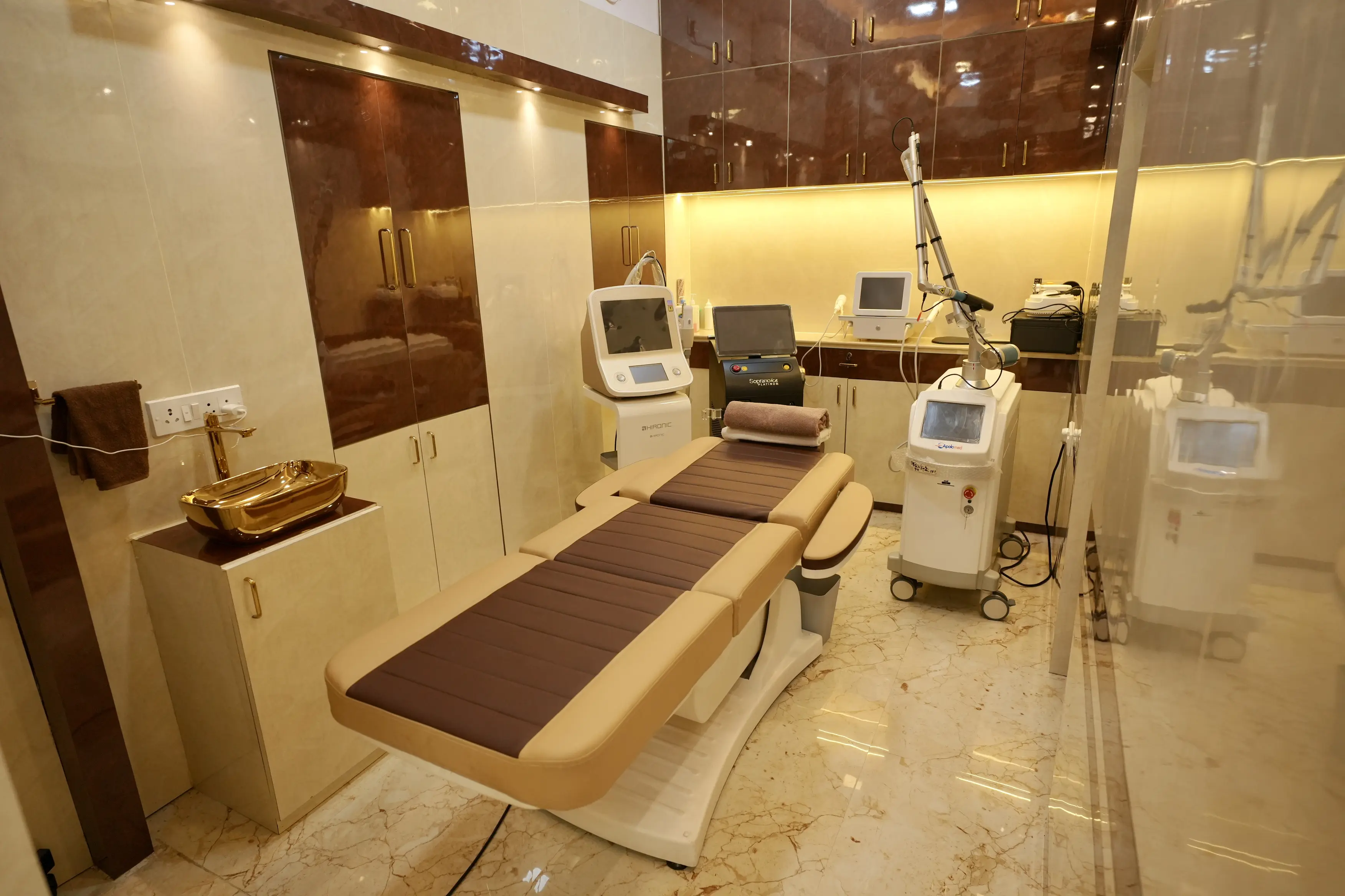 Acne Scar Treatment Cost in Kolkata: Laser, Microneedling, Peels